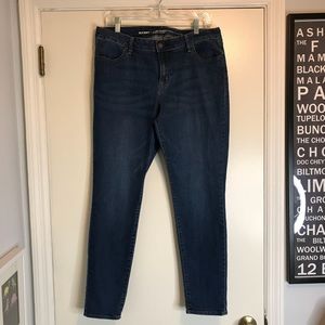 Old Navy Rockstar Super Skinny Jeans